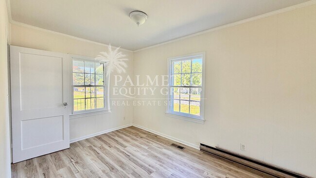 Building Photo - 1512 Andover Ave