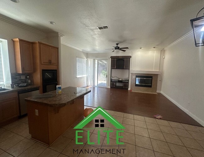 Building Photo - 8421 Arrowroot Cir