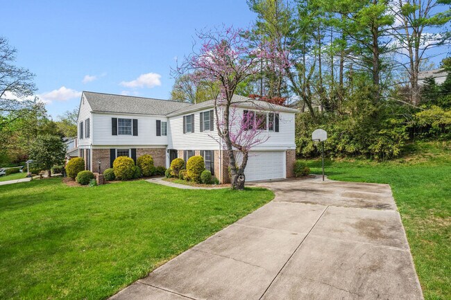 Building Photo - 11045 Powder Horn Dr