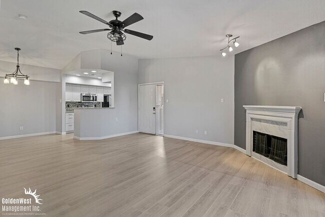 Building Photo - Beautiful 3Bdm 2Ba Home in Scottsdale!