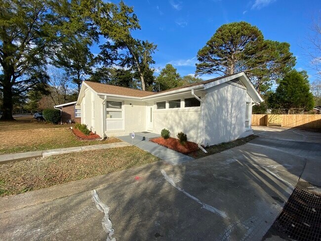 Foto del edificio - 133 Elder St, Irondale, AL 35210, USA