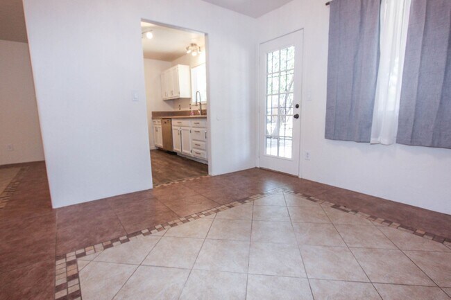 Foto del edificio - 2850 N Cedar Springs Ln
