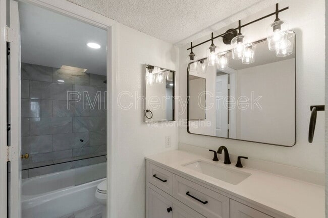 Foto del edificio - 7905 E Colorado Ave