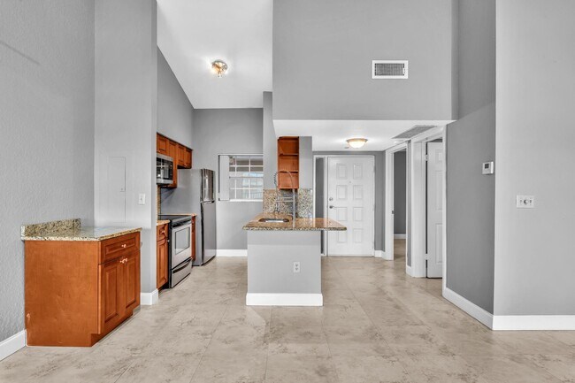 Foto del edificio - 2841 N Oakland Forest Dr