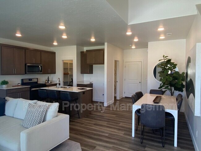 Foto del edificio - 1133 N 1920 W