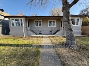 Building Photo - 1018 8th Ave S