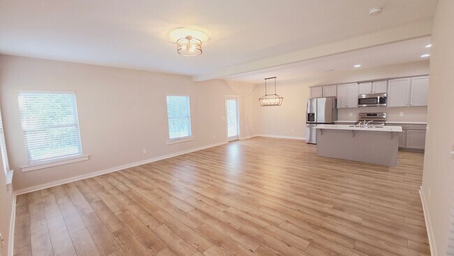 Foto del edificio - 2122 Ellsworth Lp Rd