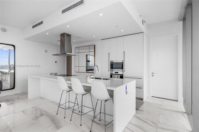 Foto del edificio - 700 NE 26th Terrace