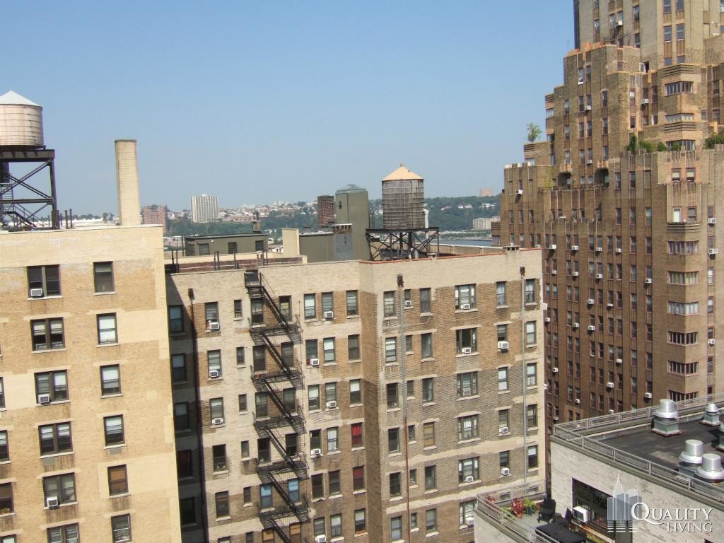 Foto principal - 865 West End Ave
