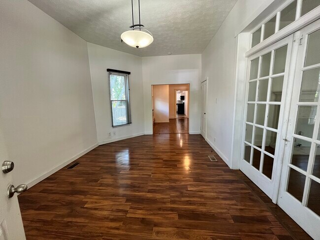 living room - 112 Clay St