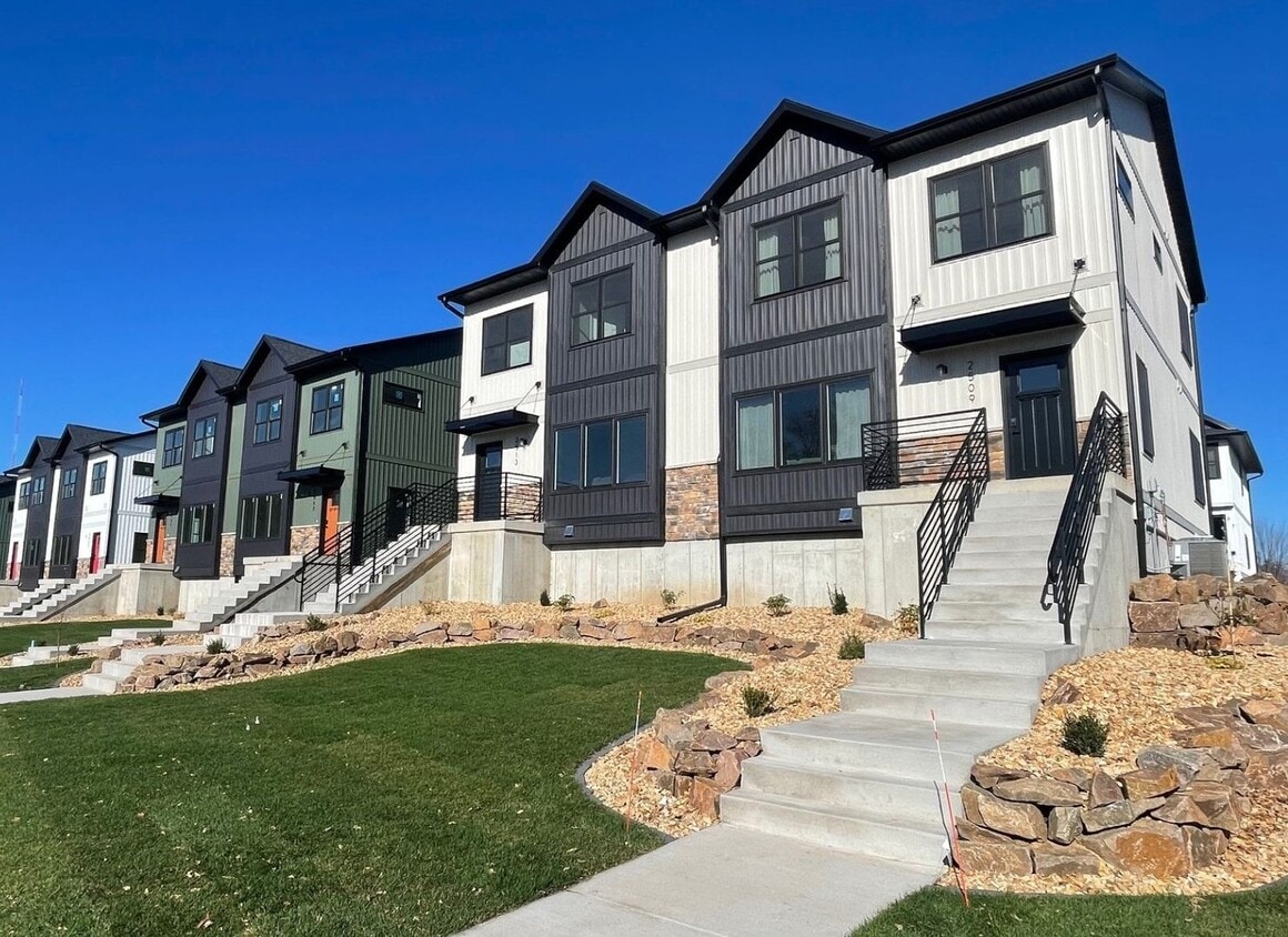 Primary Photo - Brand New Luxury Townhomes: 3BR, 2.5 Bath Altoona WI