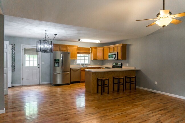 Foto del edificio - Beautiful Three-Bedroom House in West Ashe...