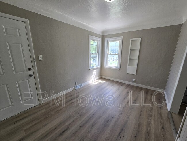 Foto del edificio - 634 Englewood Ave