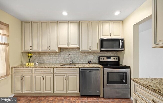 Foto del edificio - 2913 Wetherburn Ct
