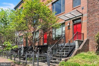 Building Photo - 1404 K St SE