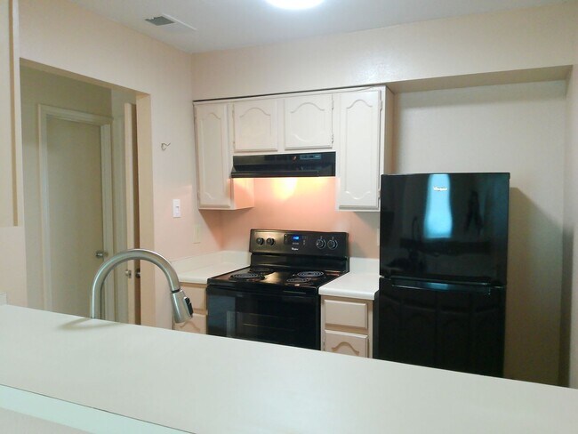 Foto del edificio - 6702 Everhart Rd