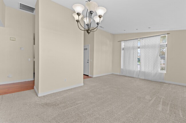 Dining Room/living room - 220 Lyon Cir
