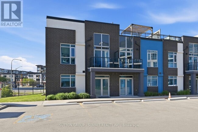 Building Photo - 2 Concord Pl