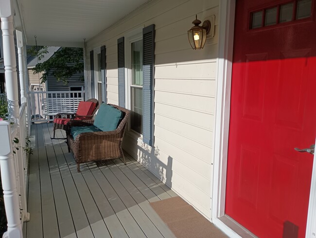 Front porch for relaxing - 5505 Standing Oak Pl