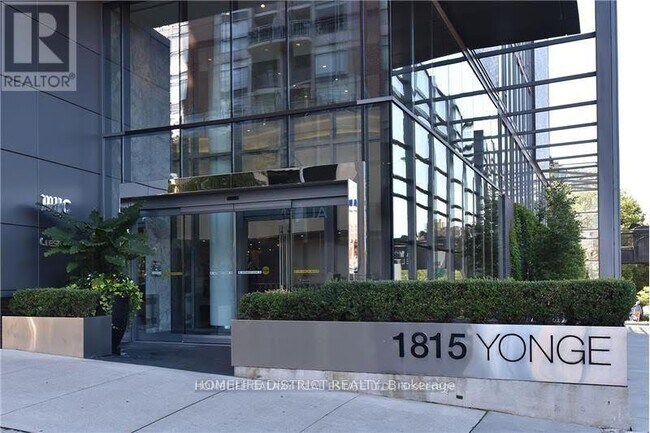 Building Photo - 1815 Yonge St