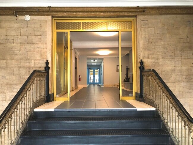 Foto del edificio - 471 Commonwealth Ave