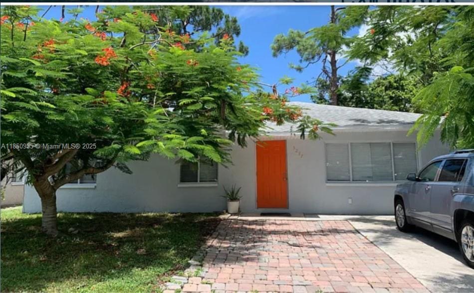 Foto principal - 5237 Warren St