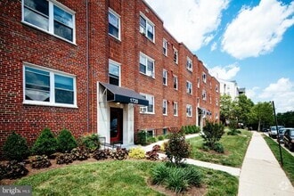 Building Photo - 1720 N Quinn St