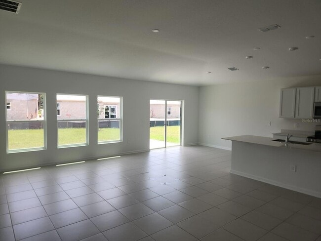 Foto del edificio - 4753 Golden Knight Blvd