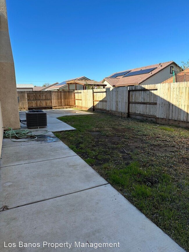 Building Photo - 4 br, 2 bath House - 716 Willmott Rd.