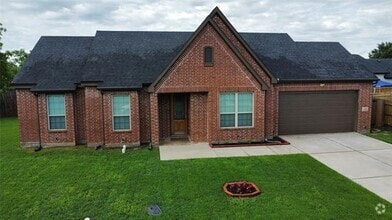 Building Photo - 2305 Bourland St