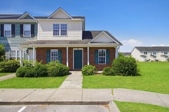 Building Photo - 207 Ashwood Dr