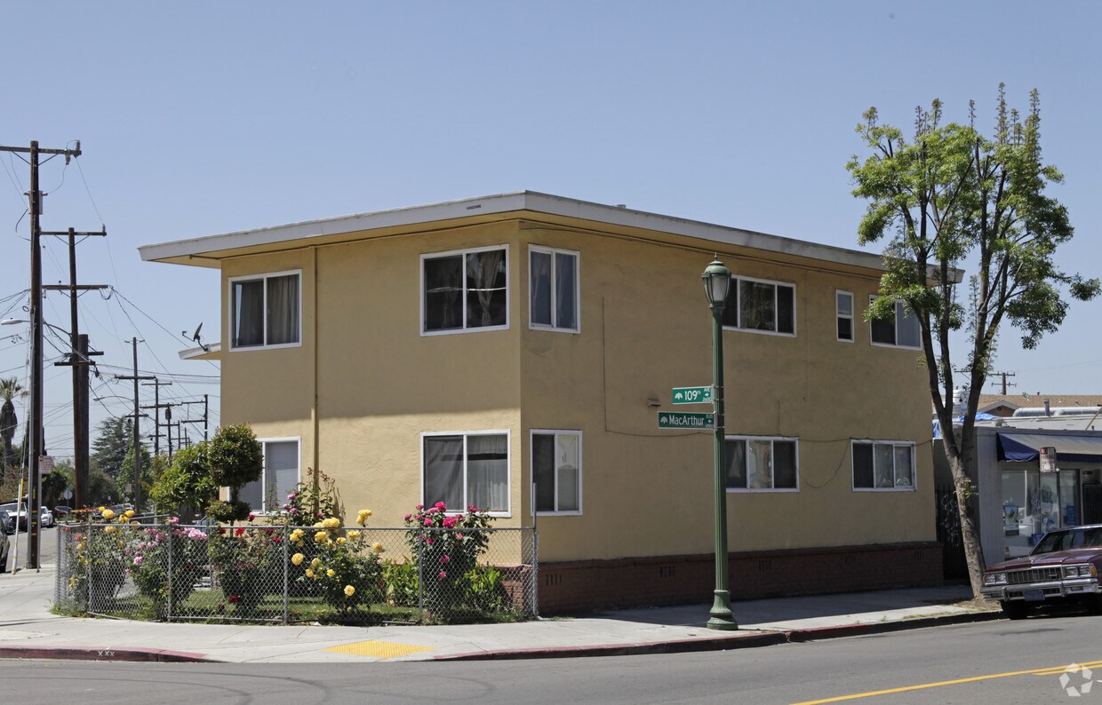 Foto del edificio - 2565 109th Ave