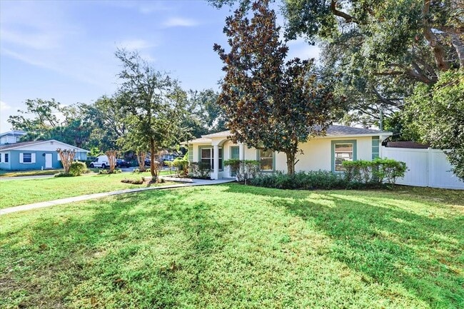 Building Photo - 2802 W North A St