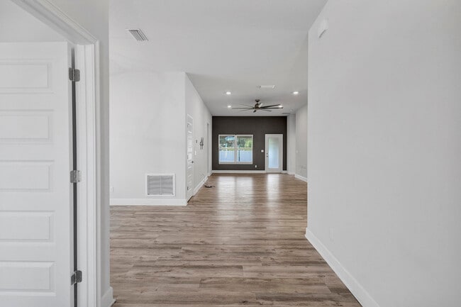 Building Photo - 5348 Lugo St