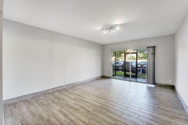 Foto del edificio - 480 NW 20th St