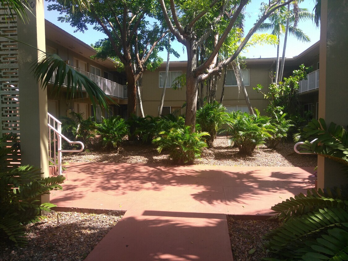 Foto principal - 6310 SW 79th St