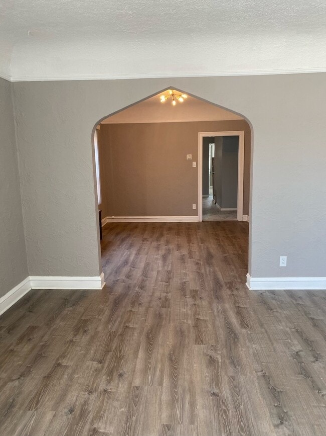 Building Photo - 7546 S Marshfield Ave