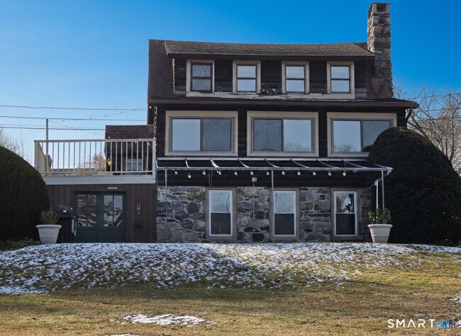 Foto del edificio - 23 Cedar Dr