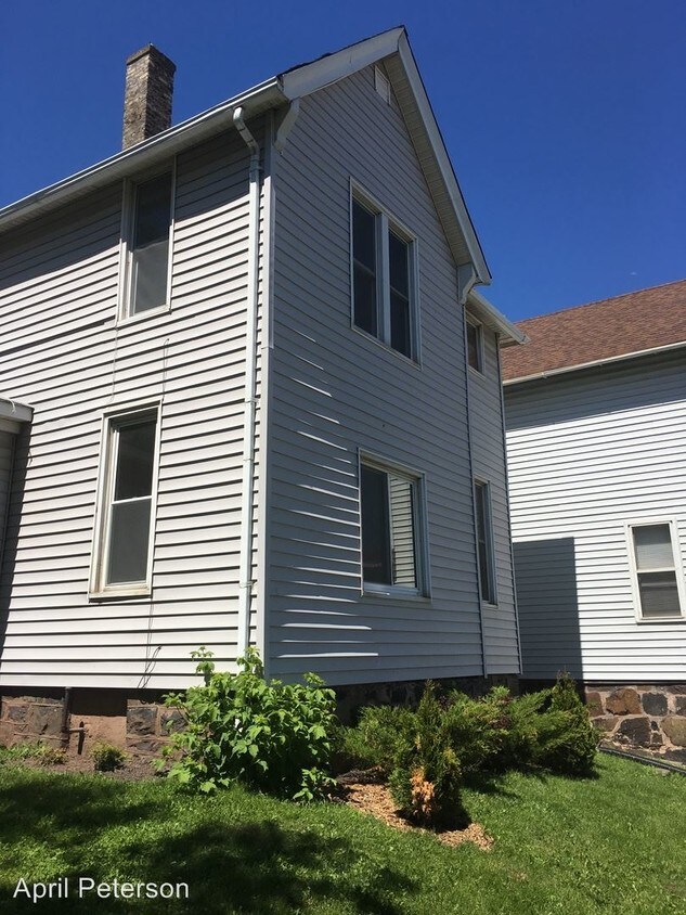 Primary Photo - 725 E 2nd St