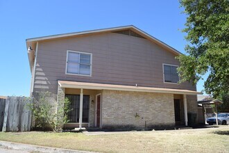 Building Photo - 1302 Covey Ln