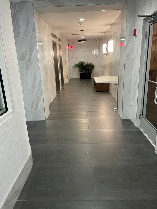 Lobby - 2101 Chestnut St