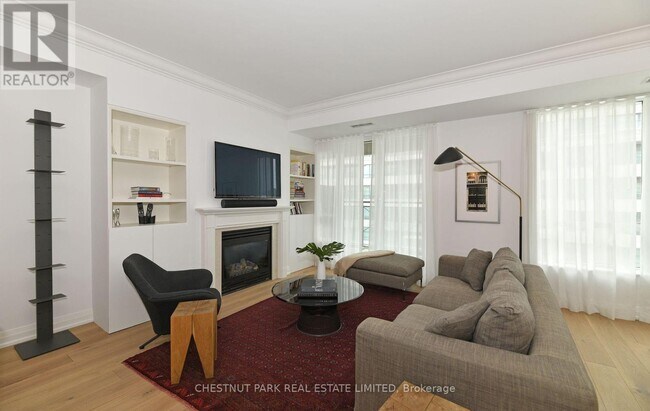 Building Photo - 20 Scrivener Square