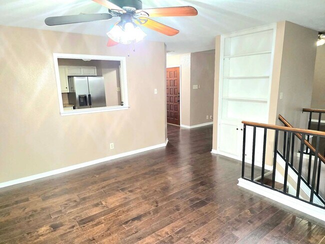 Building Photo - Move In Special $500.00 Security Deposit /$500 Rent To Move In