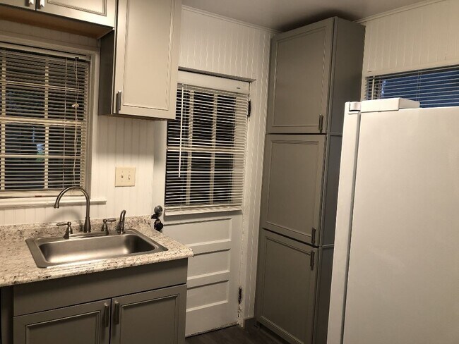 Foto del edificio - 1132 Cherry Laurel St