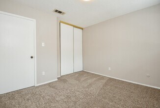 Building Photo - 5809 Village Forest Ct