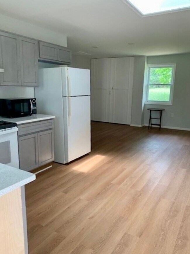 Foto del edificio - Cozy 2 BR/1 BA Apartment in Bowie!