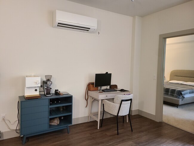 Foto del edificio - 10655 Main St