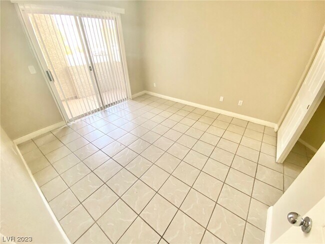 Building Photo - 6250 W Flamingo Rd