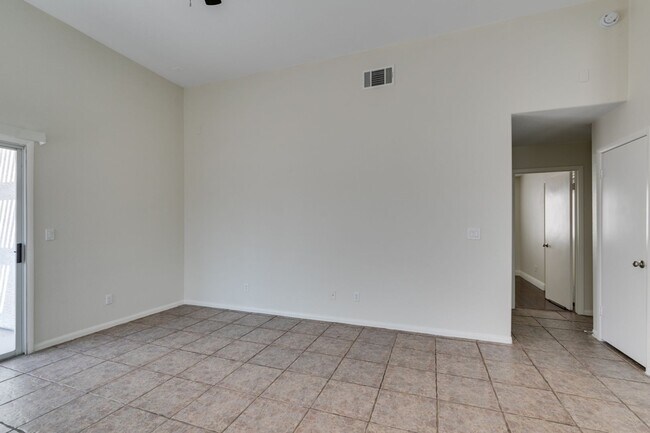 Foto del edificio - Charming 3-Bedroom Single-Story Home in Elkhorn!