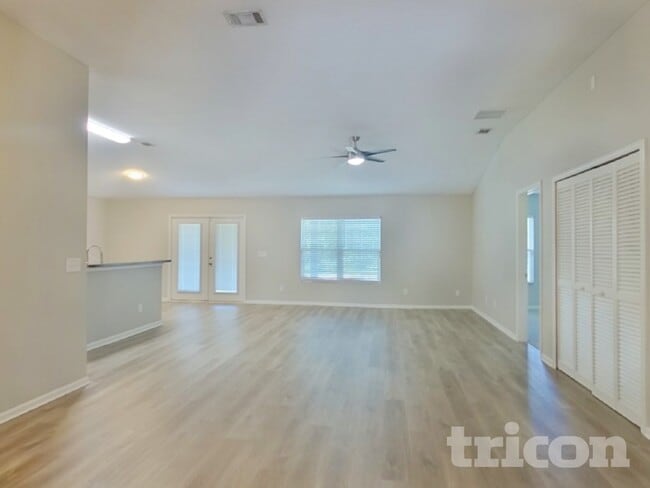 Foto del edificio - 15180 Bareback Dr